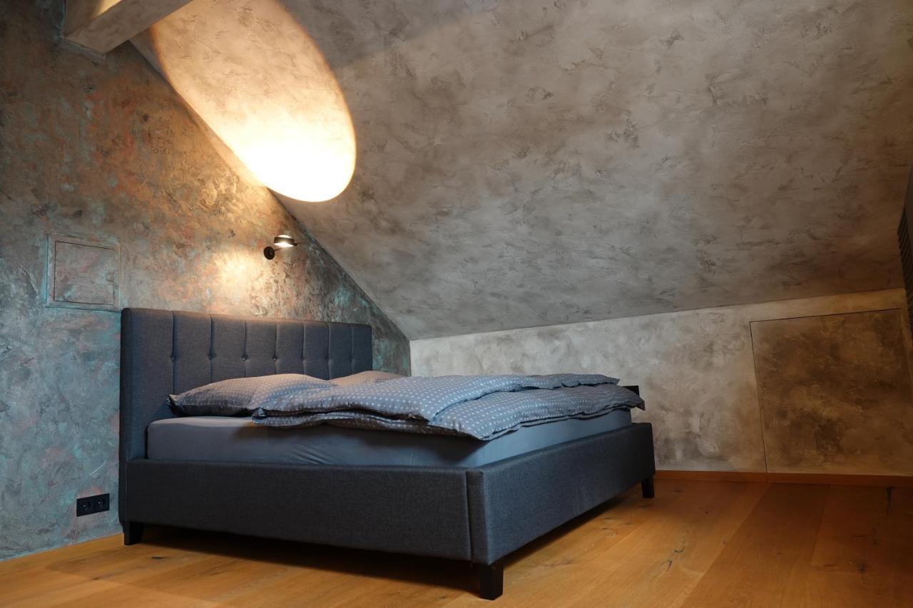 Appartement Der Extraklasse Mit Whirlpool Roding Bagian luar foto